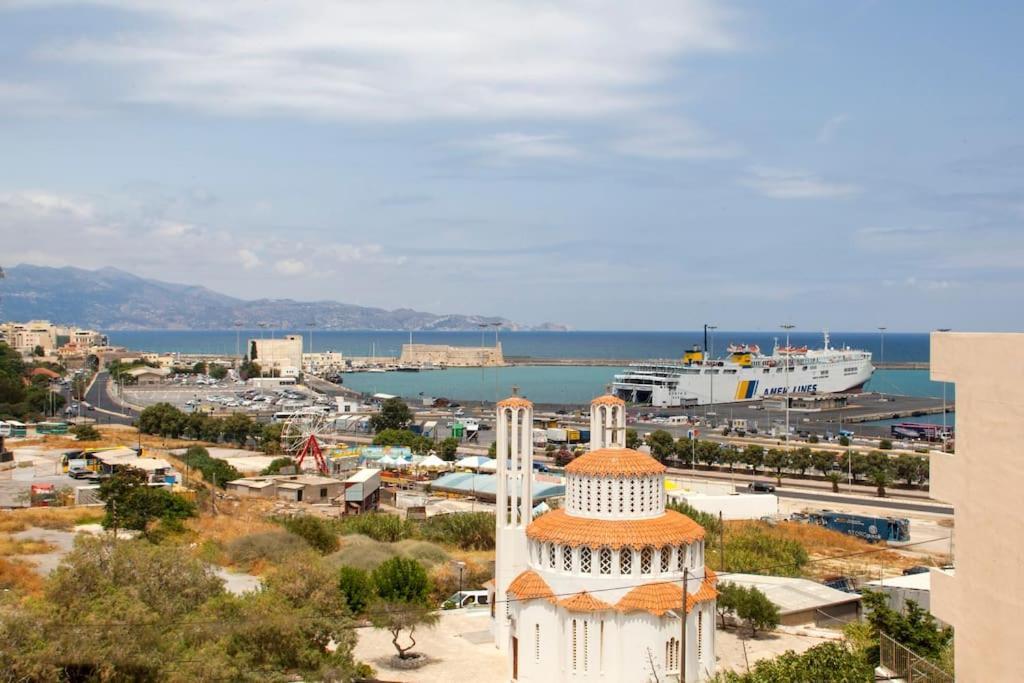 Ferienwohnung Minimal Loft Art With Sea View Over Heraklion Harbour Exterior foto